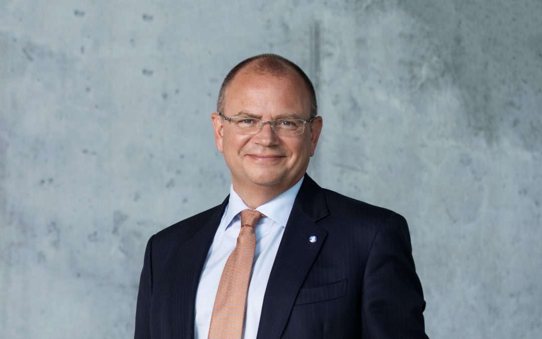 Vi gør ikke noget på kort sigt, der strider imod det lange sigt